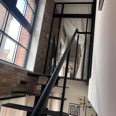 Oldtown Duplex With Garden