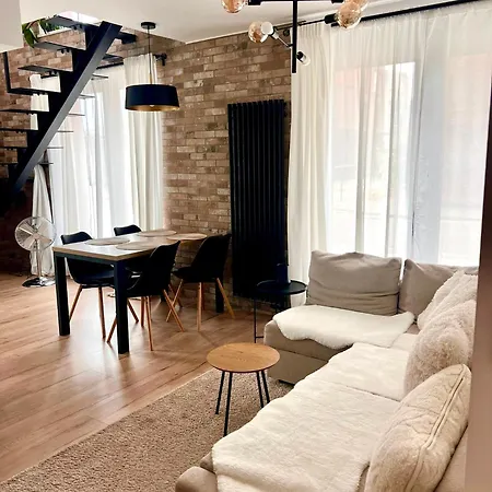 Oldtown Duplex With Garden Apartment
