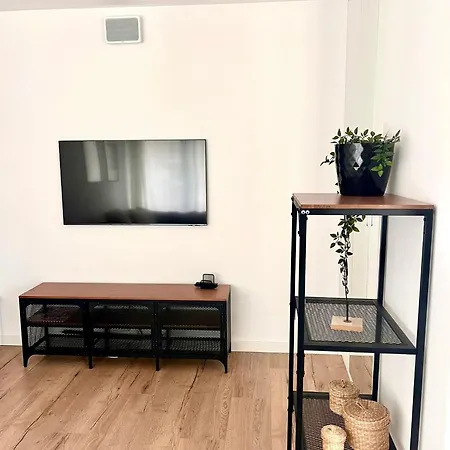 Oldtown Duplex With Garden Apartment *